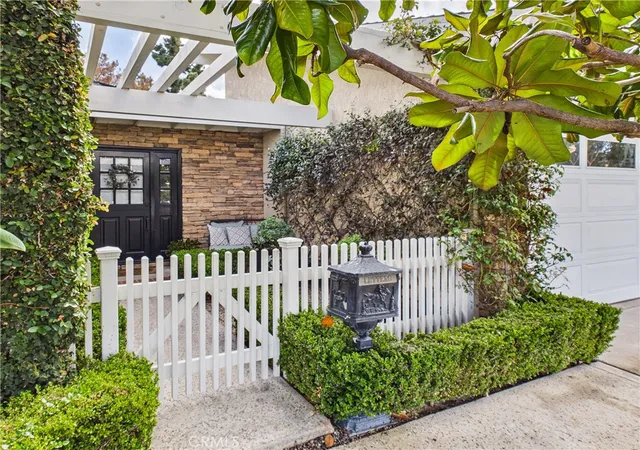 Photo 3 of Single family home for sale at 31 Bethany, Irvine, CA 92603 | MLS# OC26229492 | Listing updated on 2026-10-30