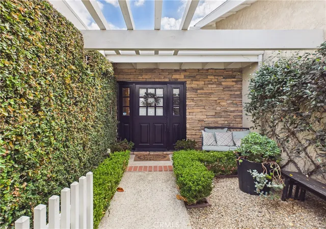 Photo 4 of Single family home for sale at 31 Bethany, Irvine, CA 92603 | MLS# OC26229492 | Listing updated on 2026-10-30