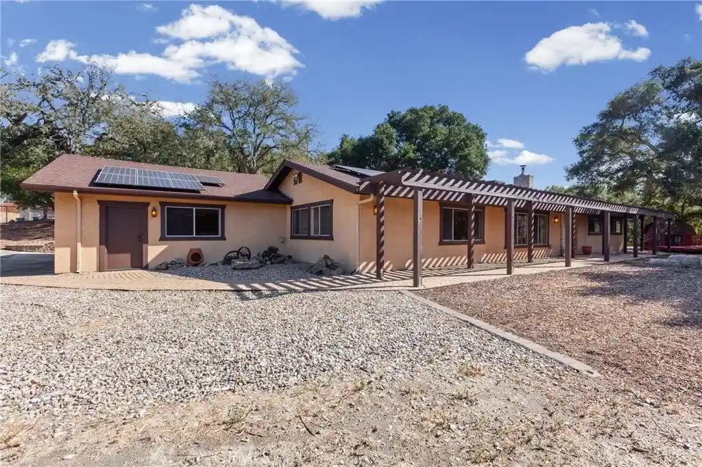 Single family home for sale at 8949 San Gabriel Rd, Atascadero, CA 93422 | MLS# NS26227124