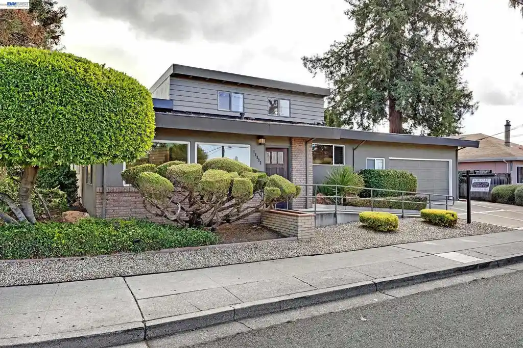 Photo 1 of Single family home for sale at 3905 Nichandros St, Castro Valley, CA 94546 | MLS# 41152232 | Listing updated on 2026-10-28