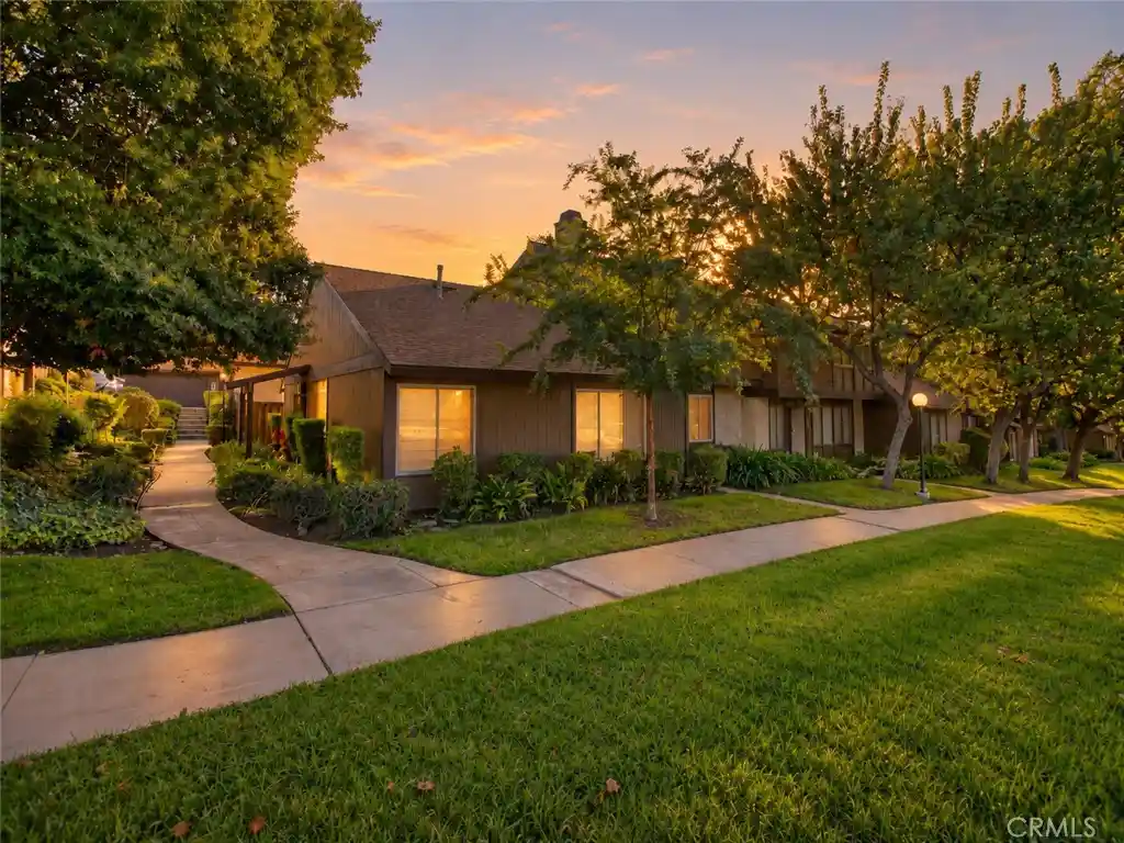 Townhouse for sale at 411 Heatherglen, San Dimas, CA 91773 | MLS# BB26229885