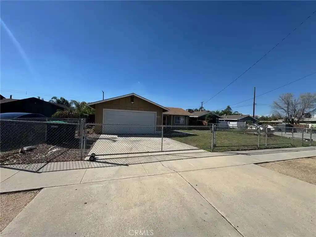 Single family home for sale at 613 S Buena Vista St, Hemet, CA 92543 | MLS# IV26230429