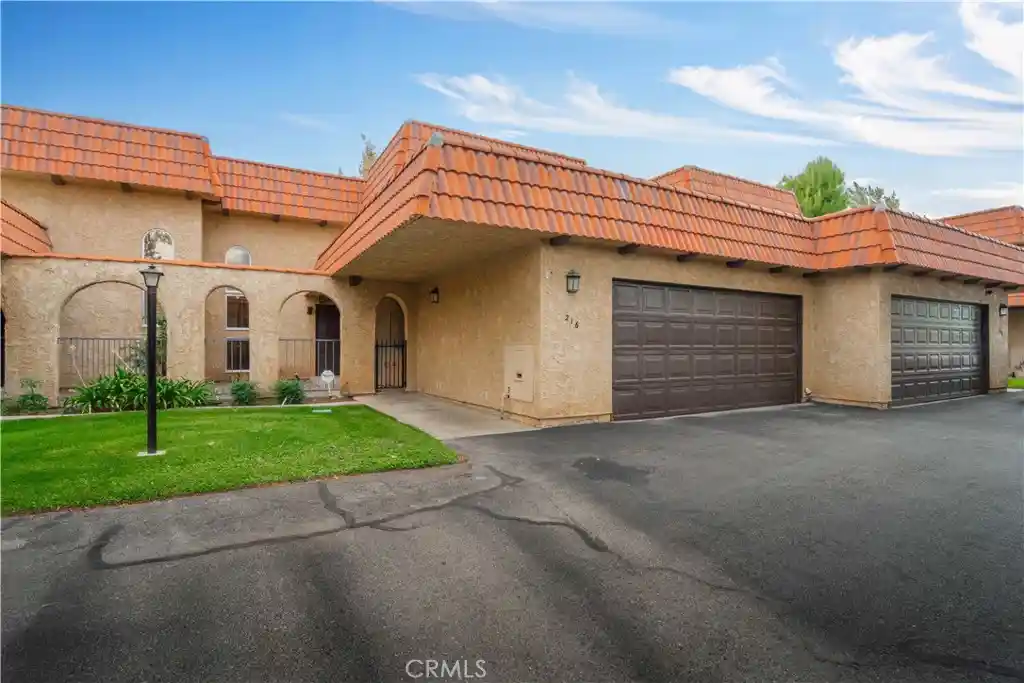 Condo for sale at 216 Shirley Ln, Palmdale, CA 93551 | MLS# SR26230616
