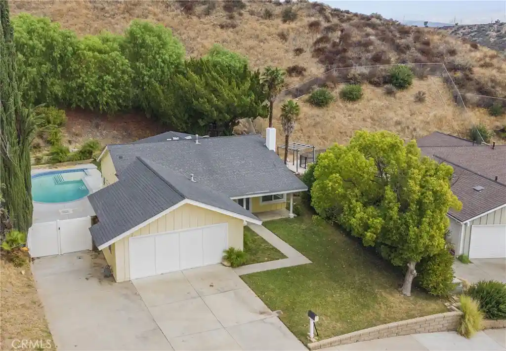 Single family home for sale at 27386 Onlee, Santa Clarita, CA 91350 | MLS# SR26230525