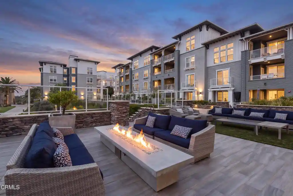 Condo for sale at 4008 Tradewinds Dr, Oxnard, CA 93035 | MLS# V1-39443