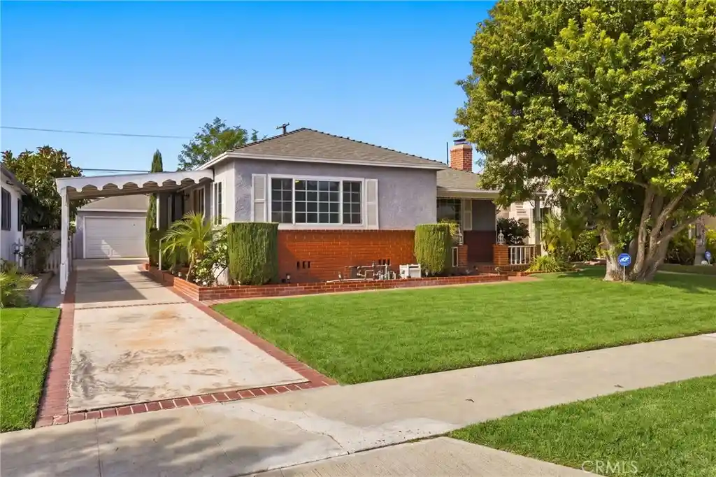 Single family home for sale at 1717 N Pepper, Burbank, CA 91505 | MLS# BB26226907 | Listing updated on 2026-10-29