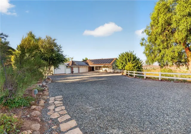 Photo 3 of Single family home for sale at 32485 Crooked Arrow, Wildomar, CA 92595 | MLS# SW26228873 | Listing updated on 2026-10-30
