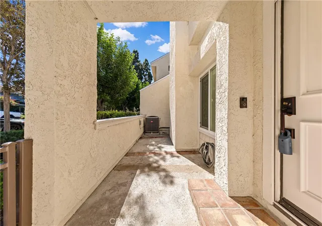 Photo 4 of Condo for sale at 7 Lake Rd, Irvine, CA 92614 | MLS# OC26229974 | Listing updated on 2026-10-29