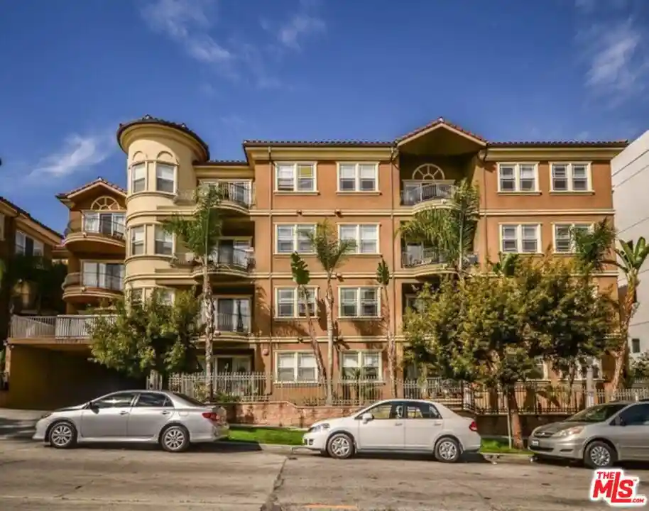 Condo for sale at 917 S New Hampshire Ave #301, Los Angeles, CA 90006 | MLS# 26103966