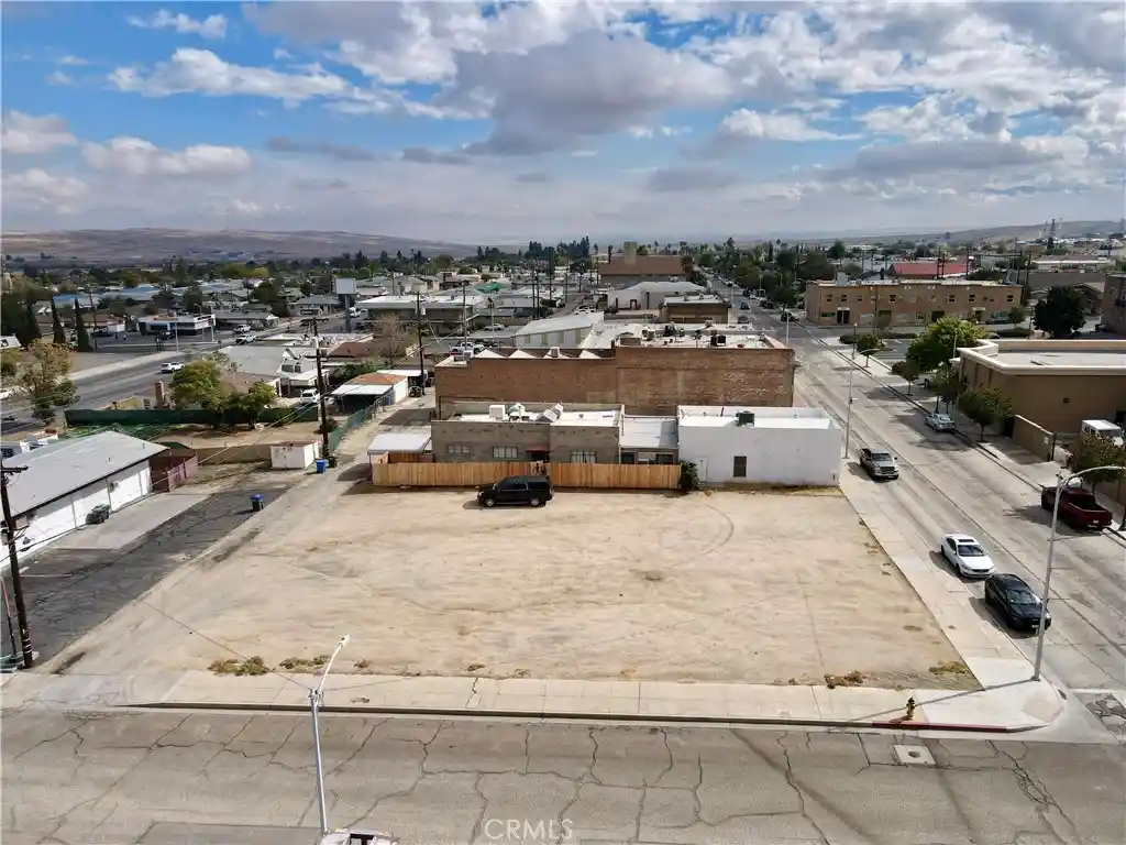 Photo 1 of Land for sale at 306 5th, Taft, CA 93268 | MLS# NS26230815 | Listing updated on 2026-10-26