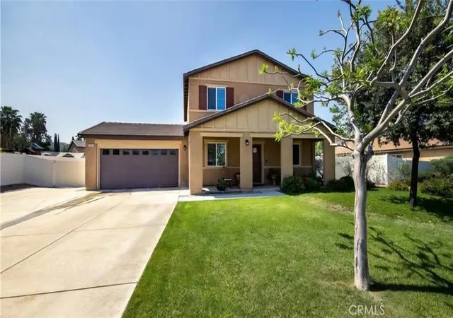 Single family home for sale at 1056 E Washington Ave, San Jacinto, CA 92583 | MLS# SW26230713