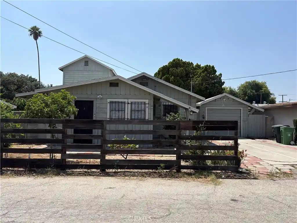 Single family home for sale at 11402 Basye St, El Monte, CA 91732 | MLS# AR26230896