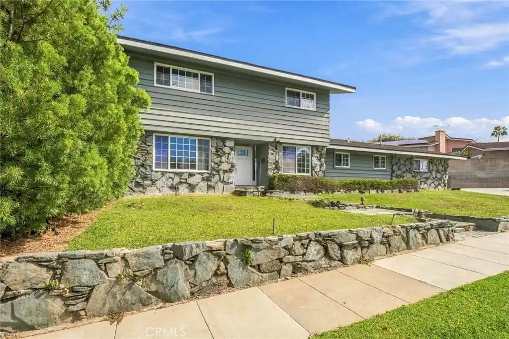 Single family home for sale at 5573 E Oleta, Long Beach, CA 90815 | MLS# PW26229468