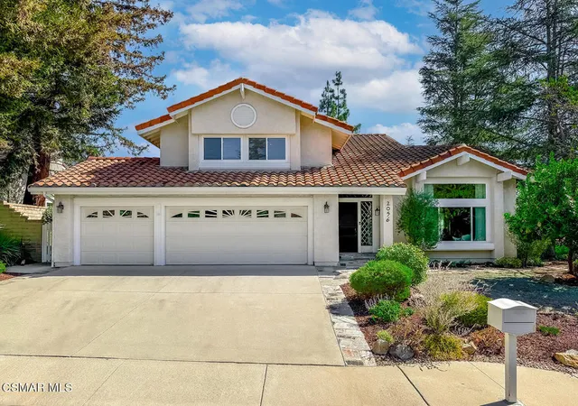 Single family home for sale at 2056 Stonehill Cir, Thousand Oaks, CA 91360 | MLS# 226005059