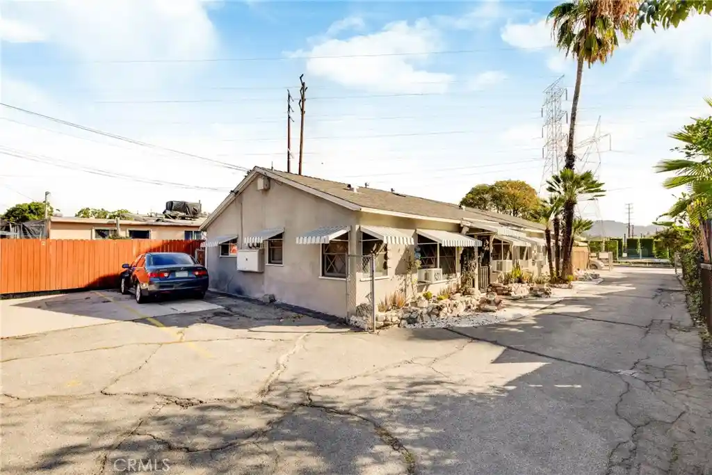 Multi family home for sale at 6727 Camellia Ave, North Hollywood, CA 91606 | MLS# SR26231148
