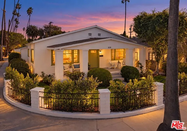 Single family home for sale at 828 Crestmoore Pl, Venice, CA 90291 | MLS# 26104093