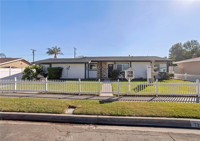 Photo 1 of Single family home for sale at 729 E Home St, Rialto, CA 92376 | MLS# PW26230695 | Listing updated on 2026-10-30