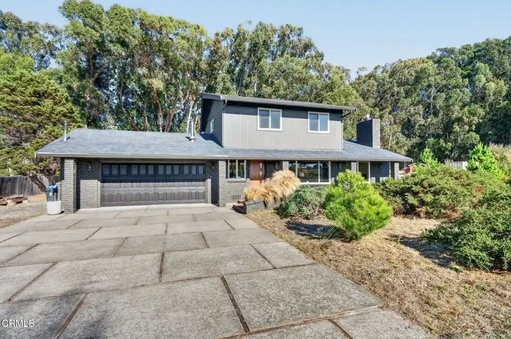 Single family home for sale at 25121 Ward Ave, Fort Bragg, CA 95437 | MLS# C1-11567