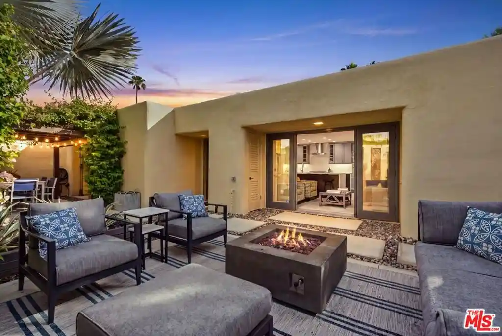 Condo for sale at 1161 E Alejo Rd, Palm Springs, CA 92262 | MLS# 26104563