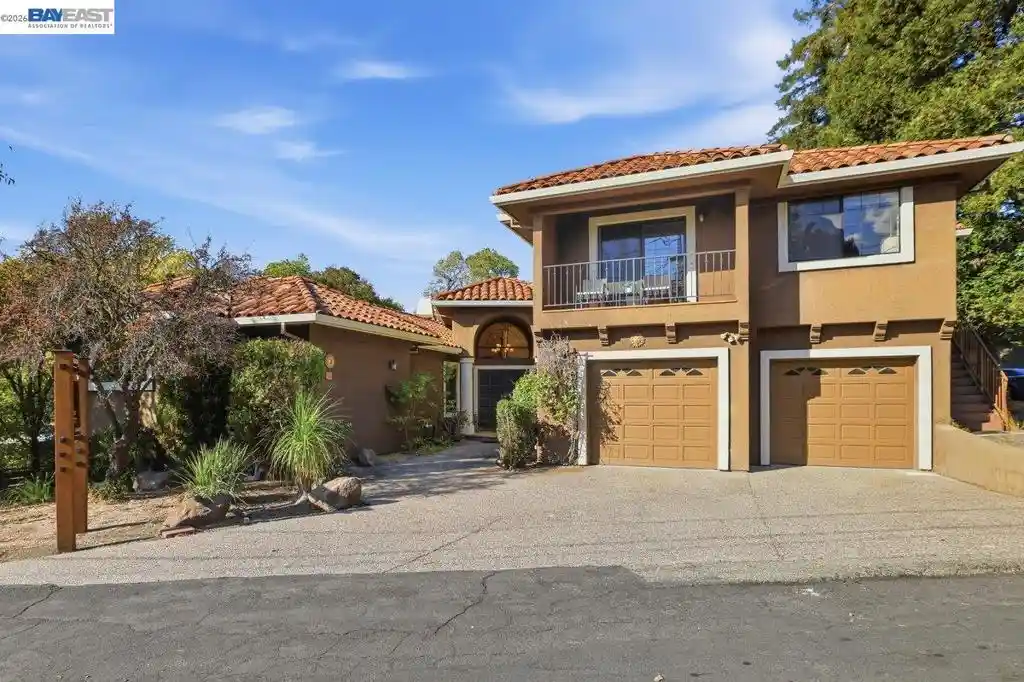 Single family home for sale at 34 Sunrise Ln, Lafayette, CA 94549 | MLS# 41152361