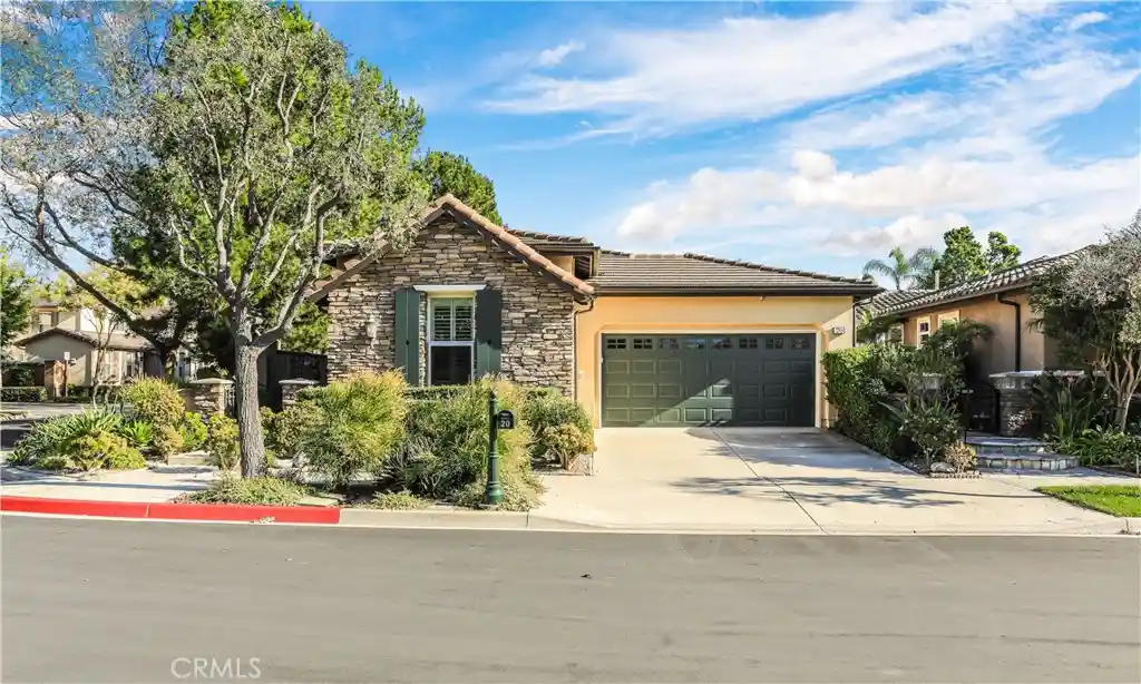 Photo 1 of Single family home for sale at 20 Whitford, Irvine, CA 92602 | MLS# PW26229299 | Listing updated on 2026-10-30