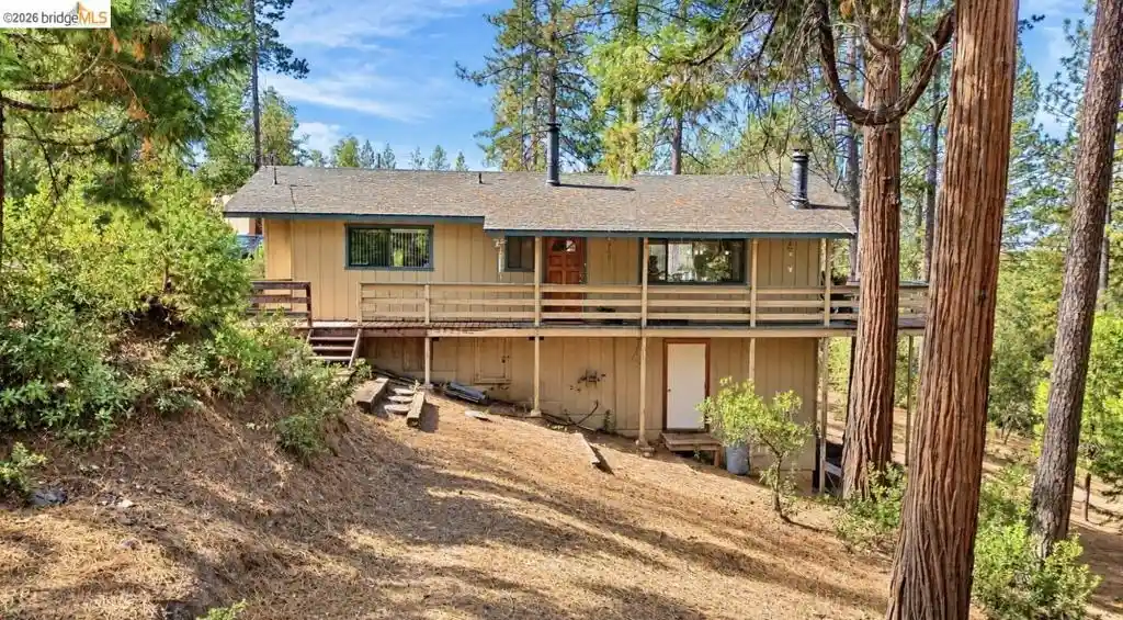 Single family home for sale at 12016 Hillhurst Cir, Groveland, CA 95321 | MLS# 41152368