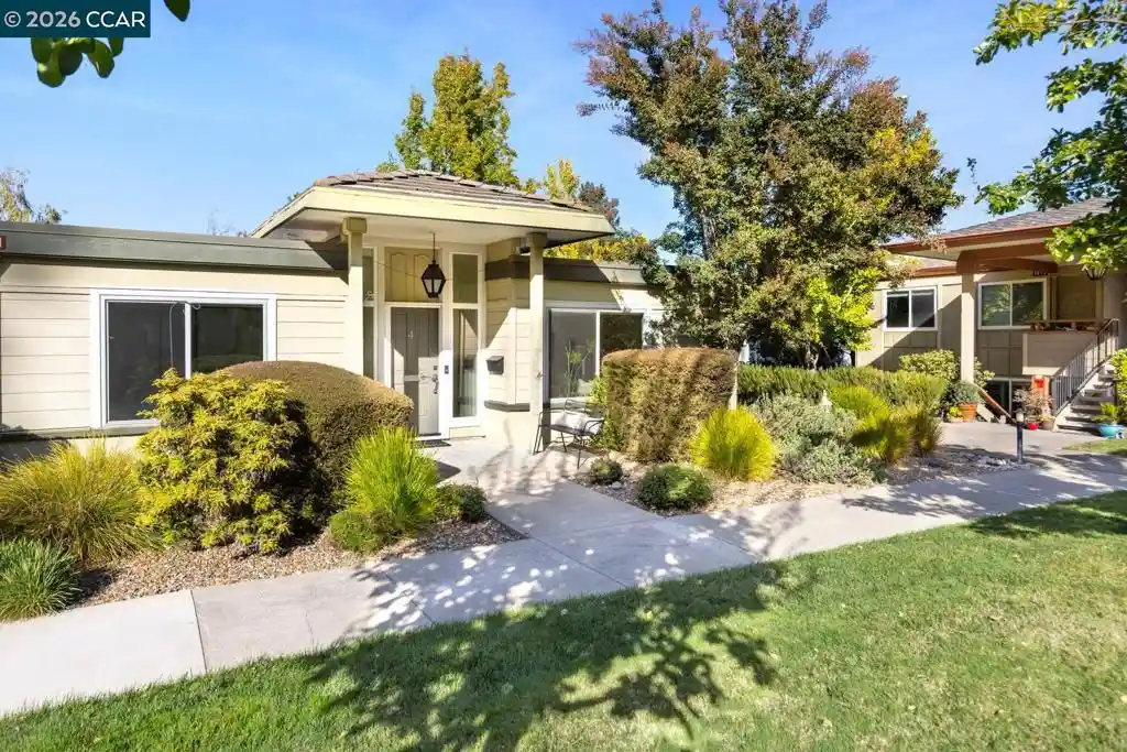 Condo for sale at 1401 Skycrest Dr #4, Walnut Creek, CA 94595 | MLS# 41152370