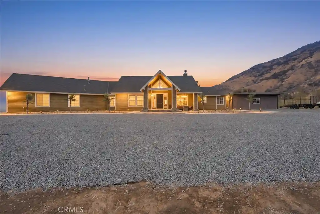 Photo 1 of Single family home for sale at 1830 Elwood, Squaw Valley, CA 93675 | MLS# FR26230433 | Listing updated on 2026-10-28