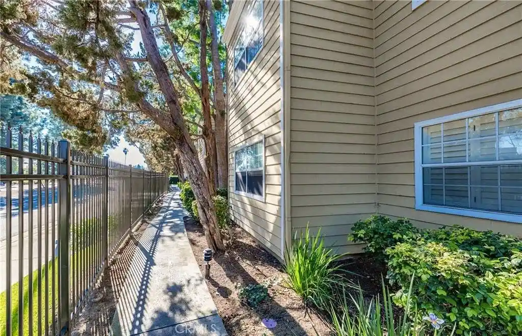 Condo for sale at 3750 S Bear Unit F, Santa Ana, CA 92704 | MLS# OC26230551