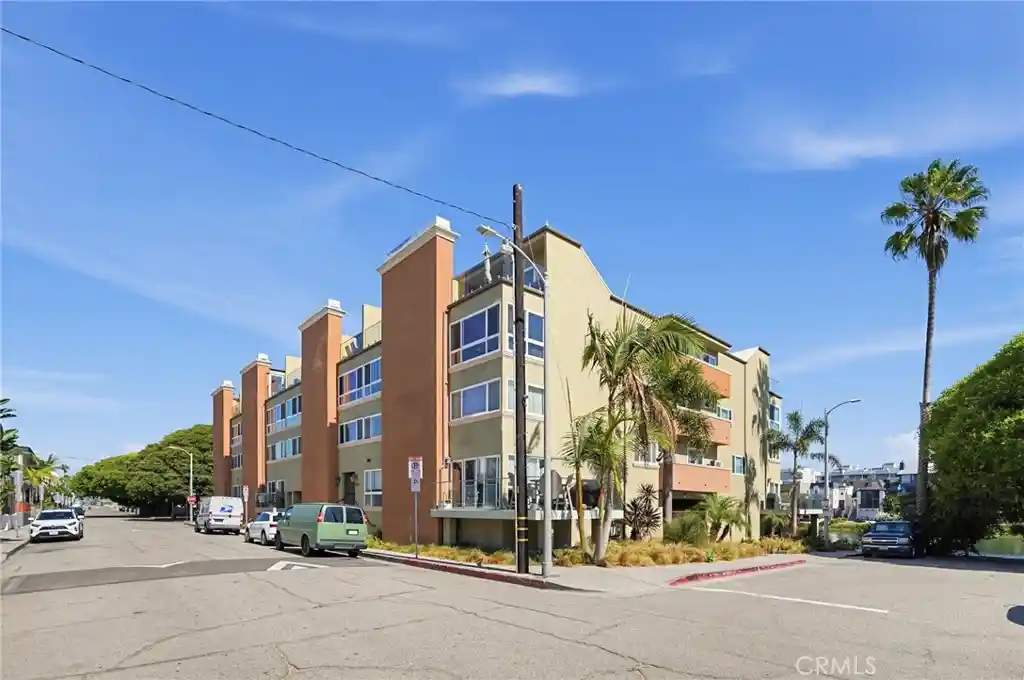 Condo for sale at 6400 Pacific Ave #308, Playa Del Rey, CA 90293 | MLS# PW26231351