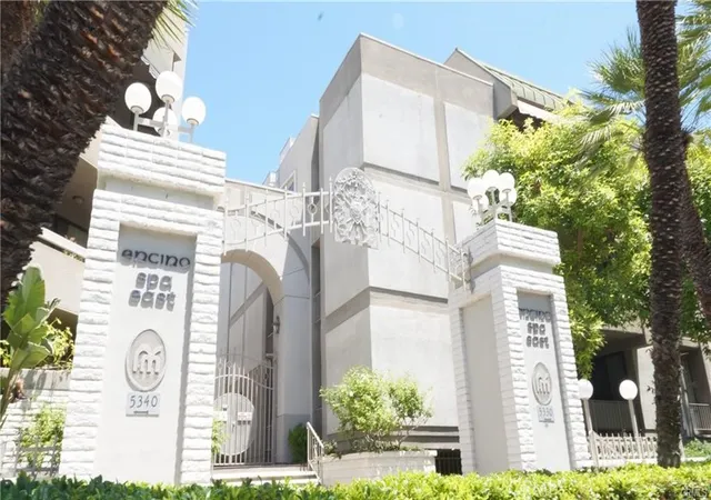 Condo for sale at 5340 Yarmouth Ave #205, Encino, CA 91316 | MLS# CV26231719