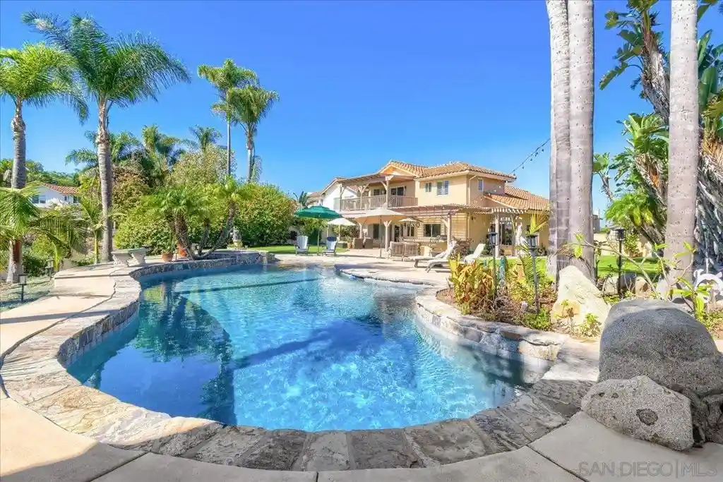 Single family home for sale at 1919 Alderwood Cir, Vista, CA 92081 | MLS# 260025775SD