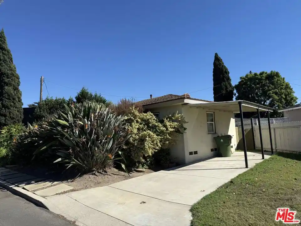 Single family home for sale at 11790 Radio Dr, Los Angeles, CA 90064 | MLS# 26104849