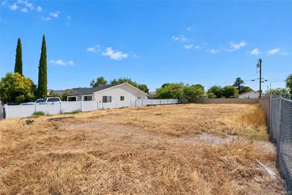 Land for sale at 38545 4th Street, Palmdale, CA 93550 | MLS# SR26232174