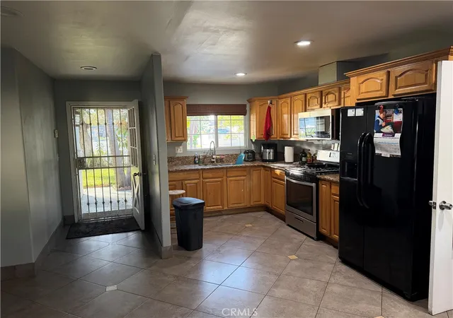 Photo 4 of Single family home for sale at 1209 S Townsend, Santa Ana, CA 92704 | MLS# PW26232210 | Listing updated on 2026-10-30