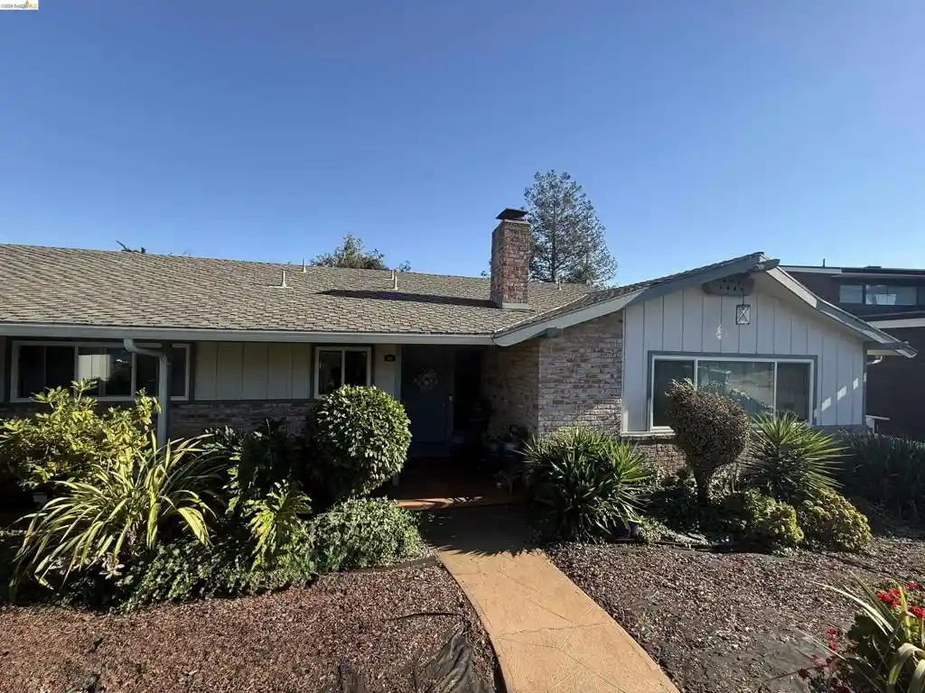 Photo 1 of Single family home for sale at 161 Sequoyah View Dr, Oakland, CA 94605 | MLS# 41152414 | Listing updated on 2026-10-28