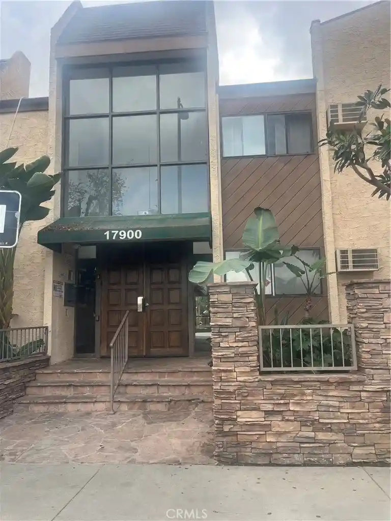 Condo for sale at 17900 Sherman Way, Reseda, CA 91335 | MLS# SR26231482