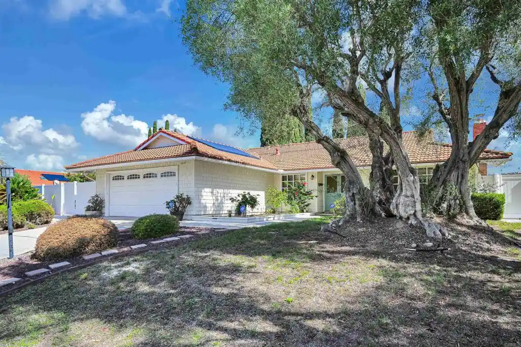 Single family home for sale at 17395 Frondoso Dr, San Diego, CA 92128 | MLS# PTP2608028