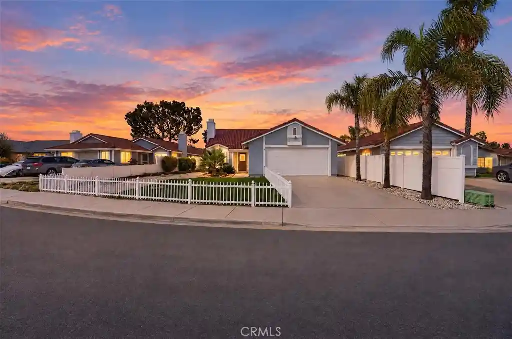 Single family home for sale at 39427 Cyn Rim, Temecula, CA 92591 | MLS# SW26232148