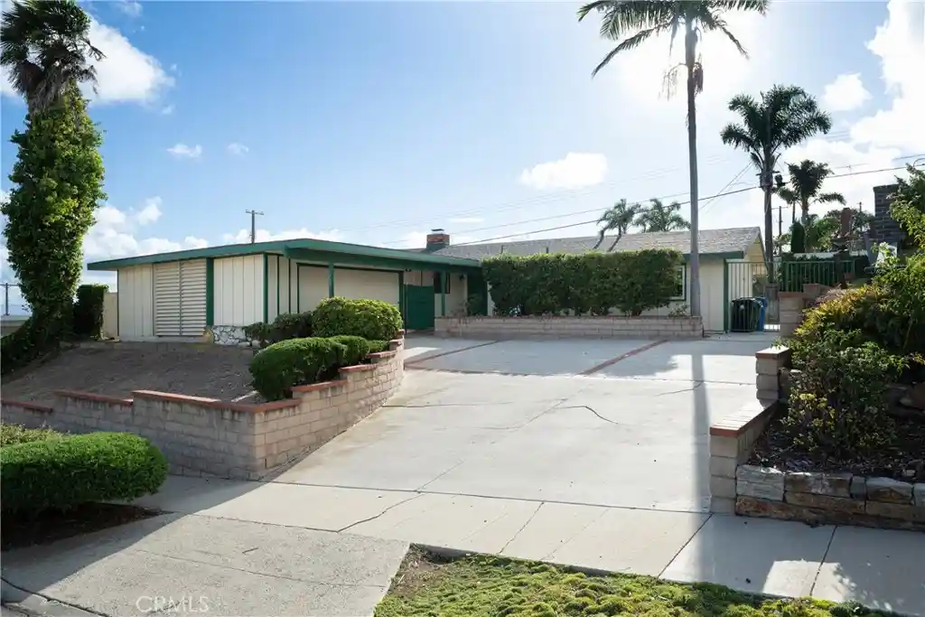 Photo 1 of Single family home for sale at 1823 Pescadores Ave, San Pedro, CA 90732 | MLS# PW26231790 | Listing updated on 2026-10-29