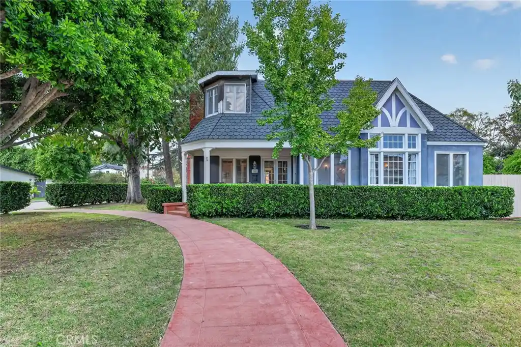 Photo 1 of Single family home for sale at 11123 Hortense, North Hollywood, CA 91602 | MLS# SR26232296 | Listing updated on 2026-10-29