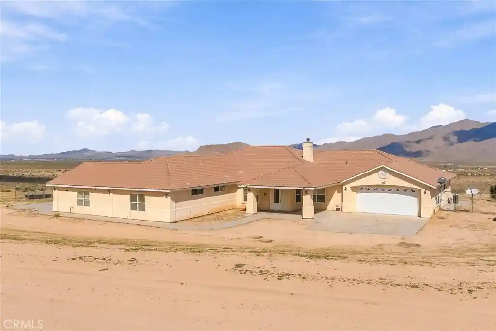 Single family home for sale at 26370 Rancho, Apple Valley, CA 92308 | MLS# HD26232355