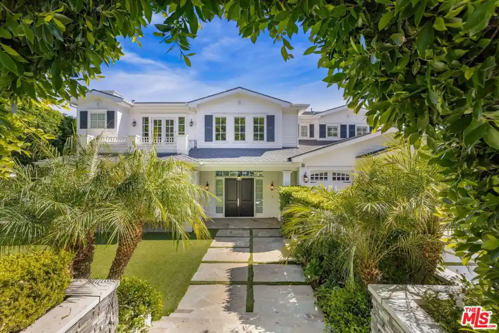 Single family home for sale at 1630 Amalfi Dr, Pacific Palisades, CA 90272 | MLS# 26104688