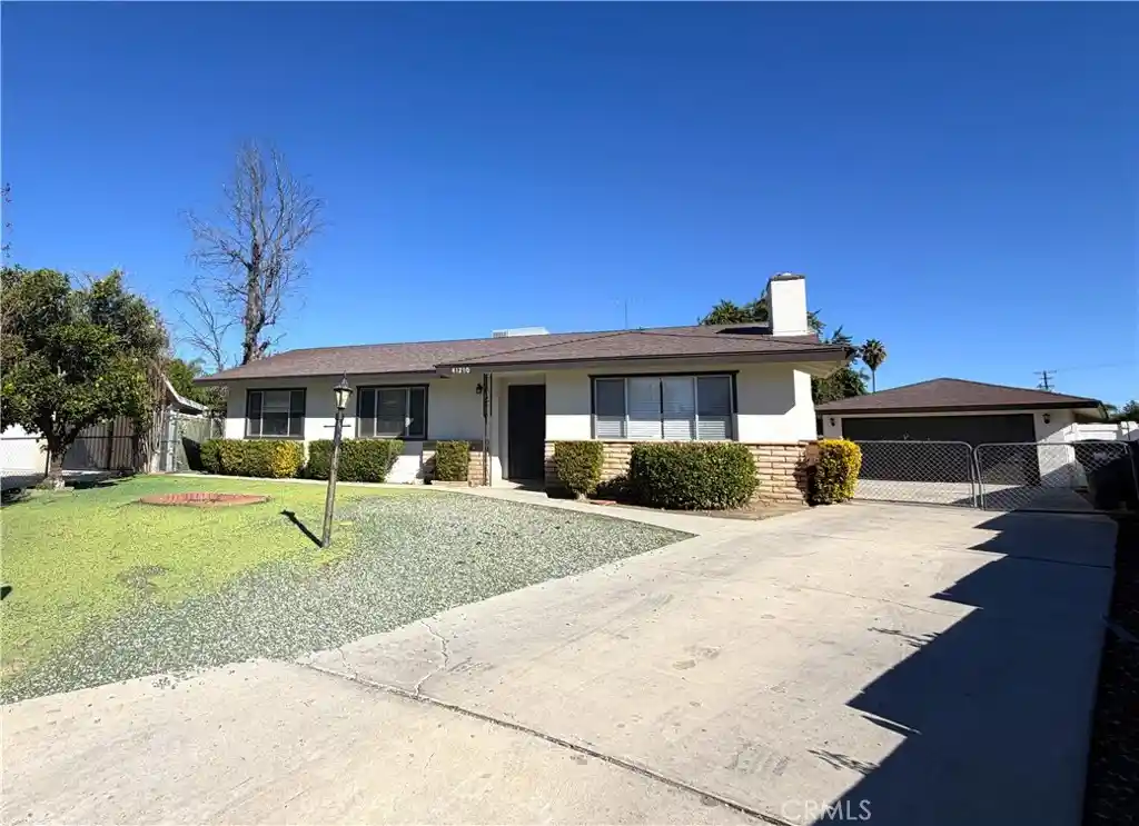 Single family home for sale at 41210 Jamaica Ln, Hemet, CA 92544 | MLS# CV26223470