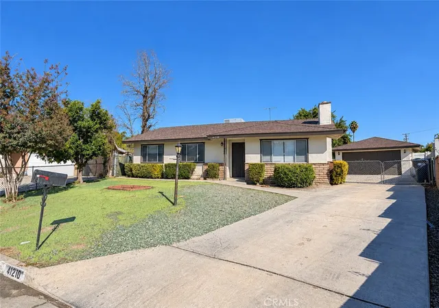 Photo 1 of Single family home for sale at 41210 Jamaica Ln, Hemet, CA 92544 | MLS# CV26223470 | Listing updated on 2026-10-30