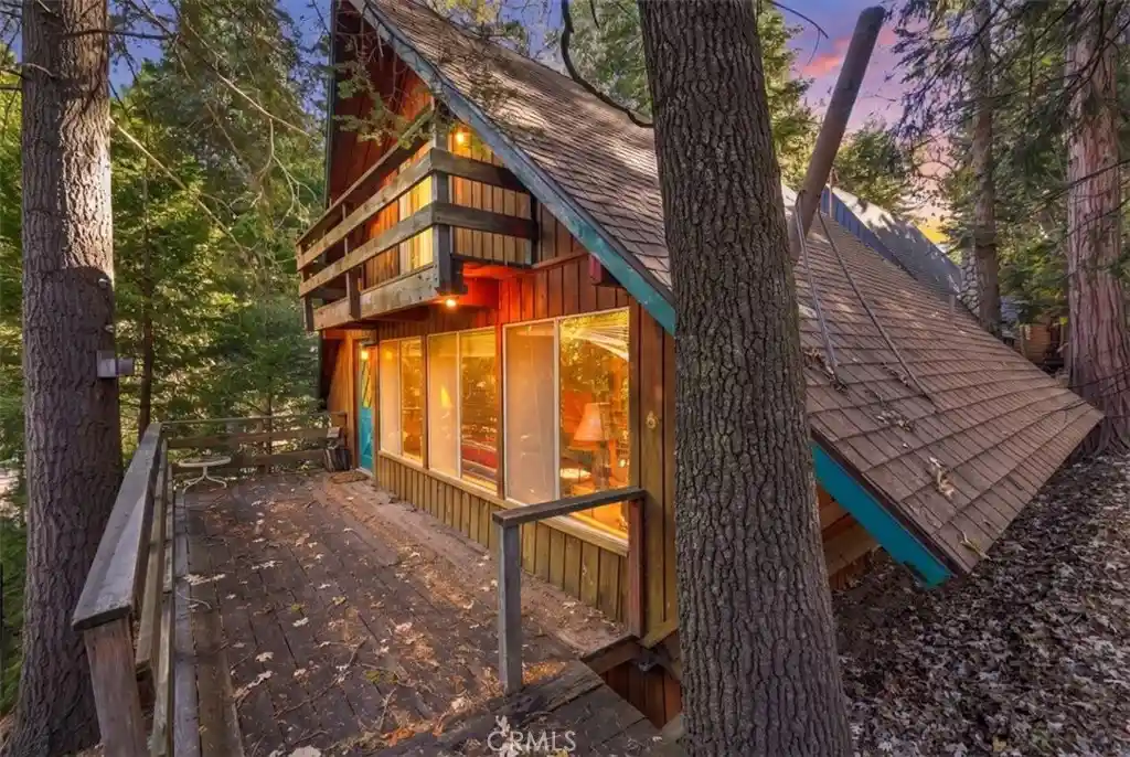 Single family home for sale at 679 Pinnacle Dr, Lake Arrowhead, CA 92352 | MLS# IG26231675
