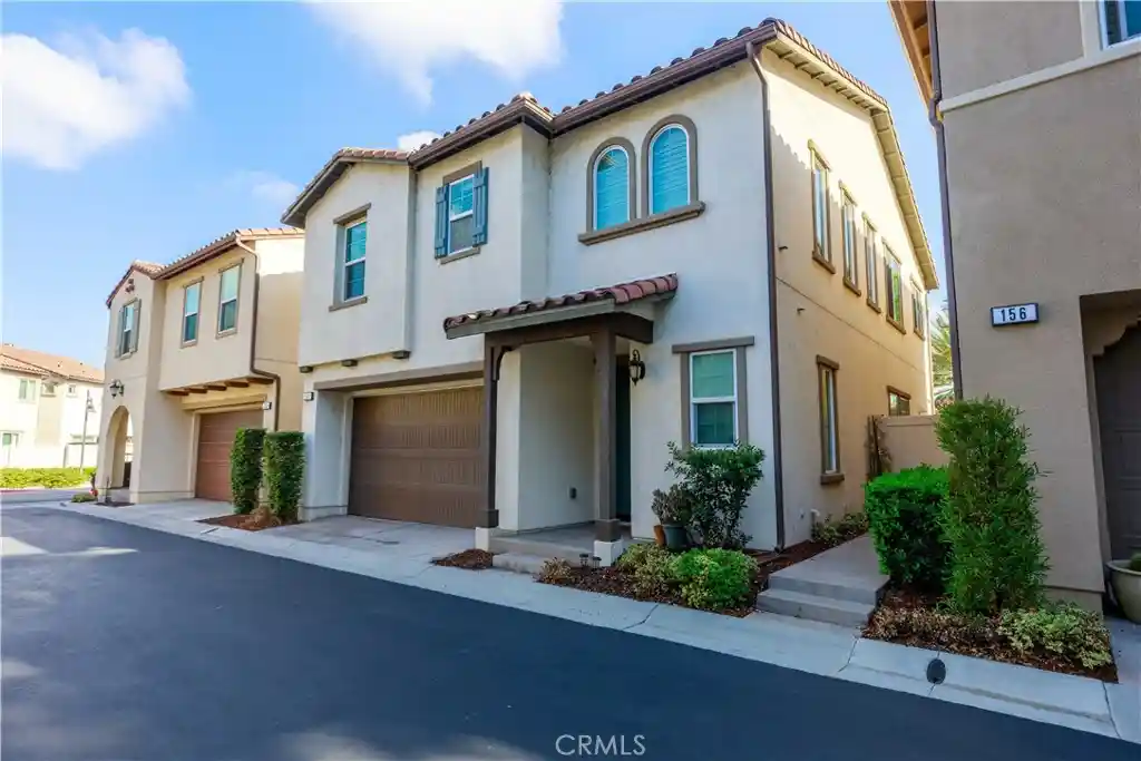 Single family home for sale at 152 W Ridgewood, Long Beach, CA 90805 | MLS# PW26229112 | Listing updated on 2026-10-29