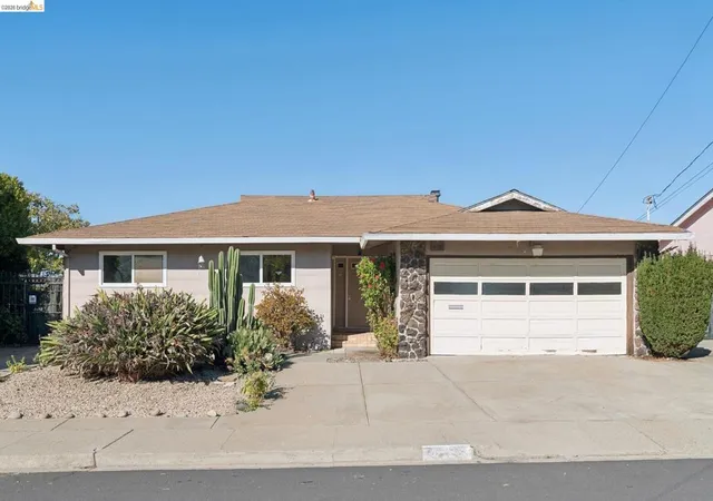 Single family home for sale at 754 Crestview Dr, Pinole, CA 94564 | MLS# 41152448