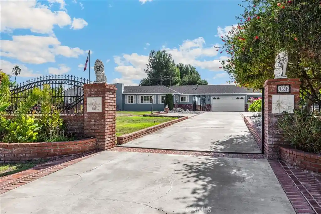 Photo 1 of Single family home for sale at 826 W Valencia Mesa Dr, Fullerton, CA 92835 | MLS# PW26225736 | Listing updated on 2026-10-28