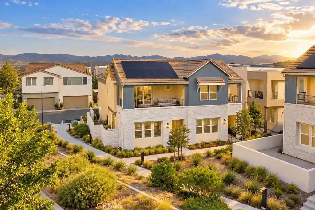 Single family home for sale at 27276 Red Willow Ct, Valencia, CA 91381 | MLS# SR26232673